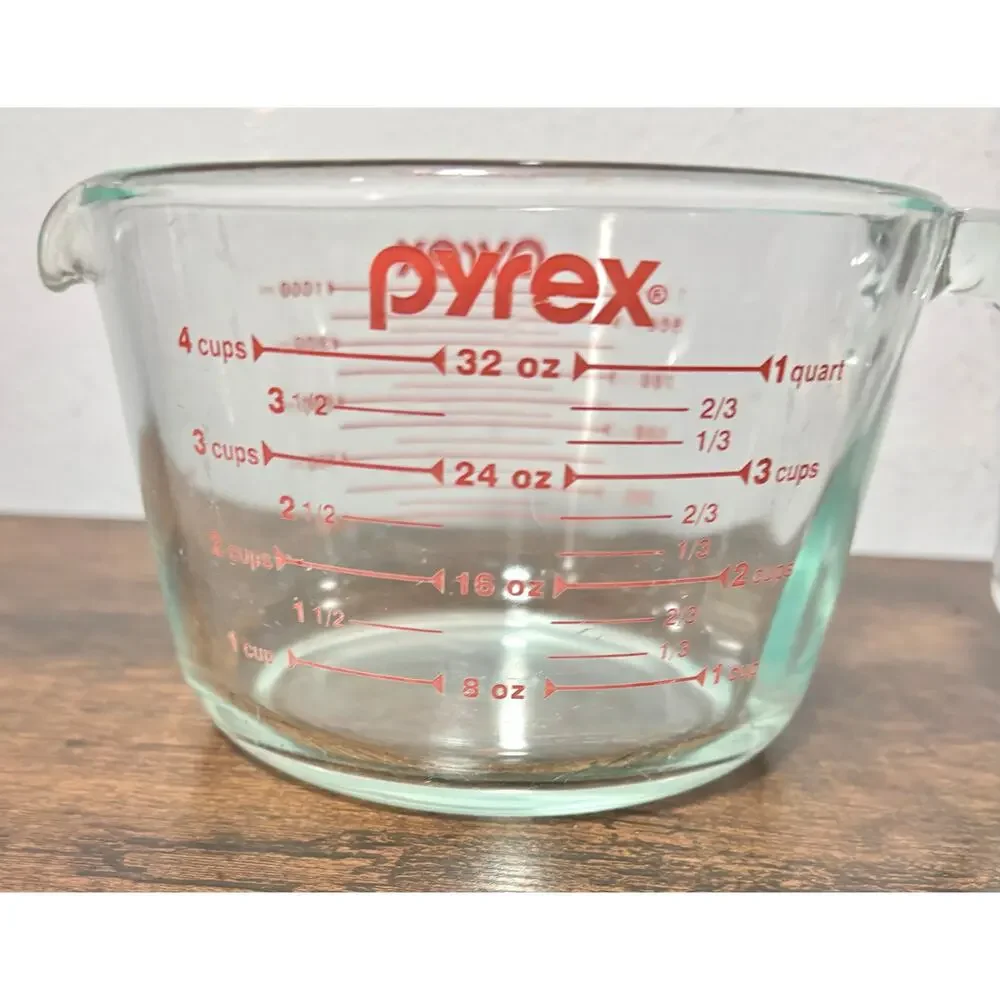 Vintage Pyrex Large 4 Cup/ 32 oz Red Letters Open Handle #532 USA
